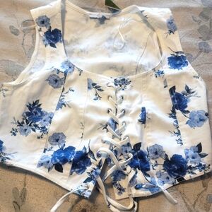 Cropped tie-up sleeveless top, Size L